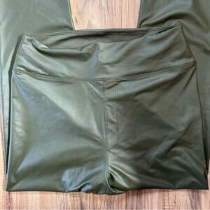 NEVER WORN Offline faux leather legging
